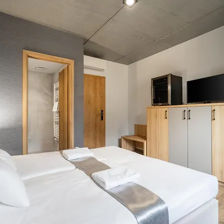 R31 Aparthotel